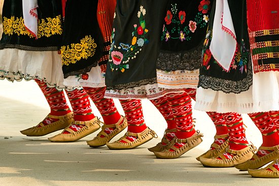 Démonstration folklorique participative des grands-mères