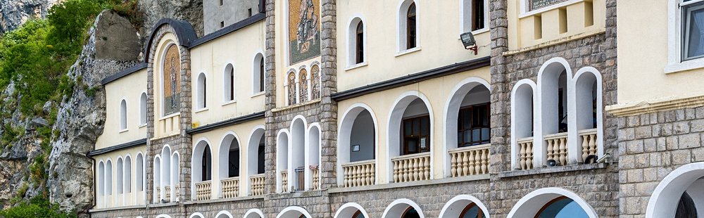 Le monastère d'Ostrog