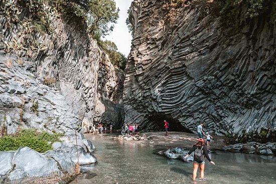 Frissonner aux gorges de l’Alcantara 
