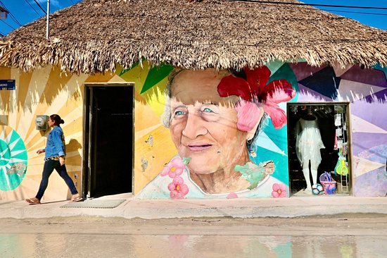Apprécier le street-art du village