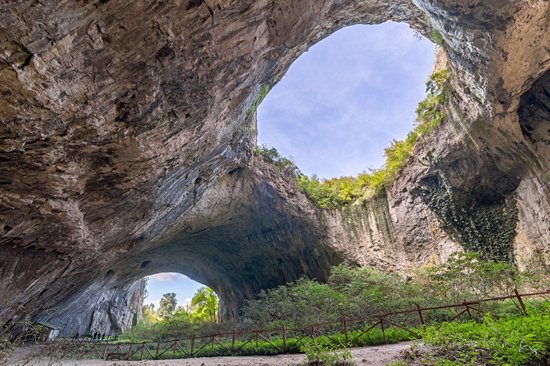 Devetashka Cave