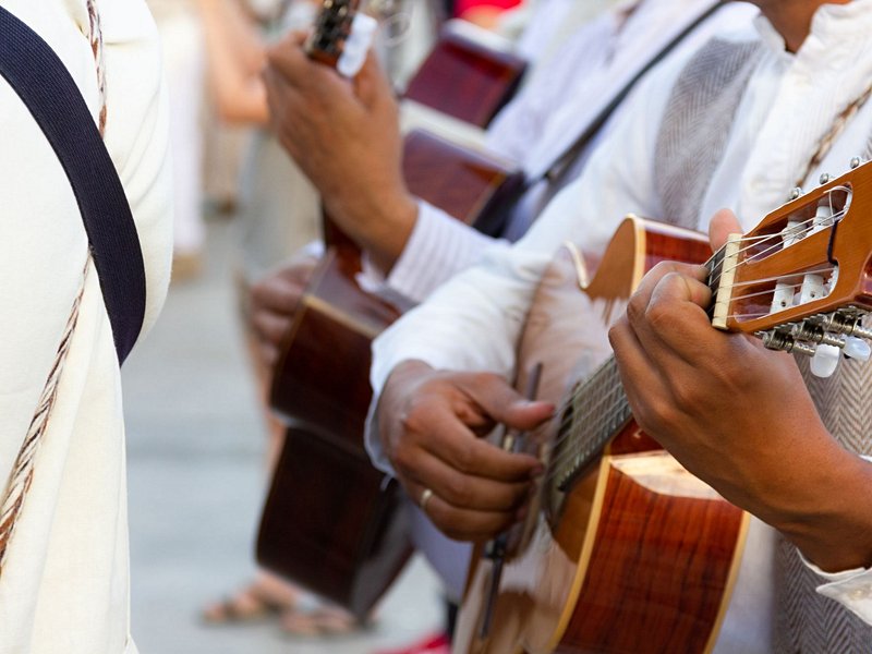 Assister aux festivités traditionnelles de l'île