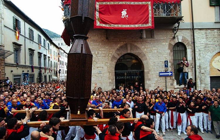 Fête des cierges à Gubbio