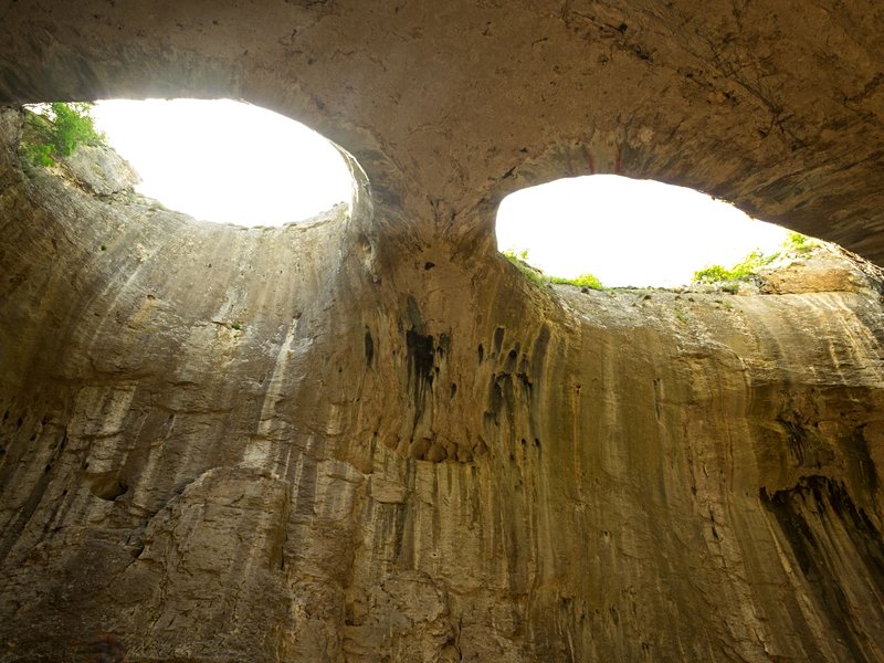 La grotte de Prohodna, Karloukovo