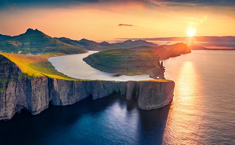 ÎLES FÉROÉ<br />Lac Sørvágsvatn