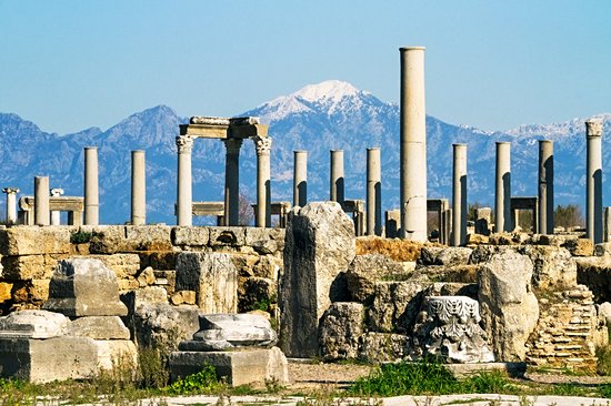 L'agora, l'arc de Galère et la Rotonde