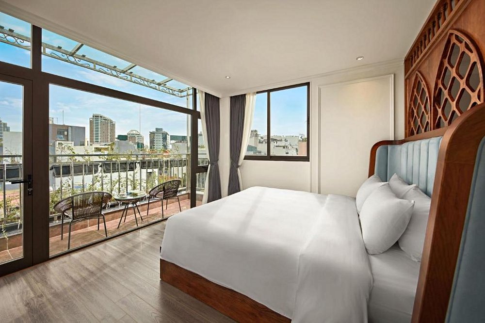 Eliana Premio Hotel Hanoi