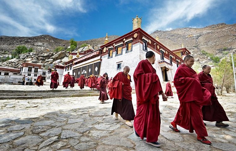 Les moines de Lhassa