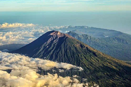 Mont Agung et le temple Besakih