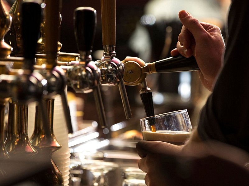 Goûter une bière Galway Hooker au O’Dowd’s Pub
