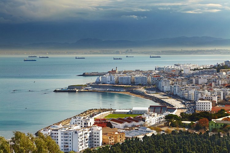 Alger, la touche blanche au bord de la méditerranée 2