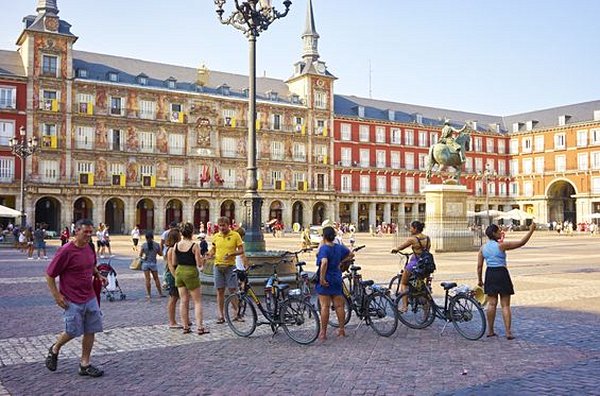 Se balader en vélo le long du Madrid Rio