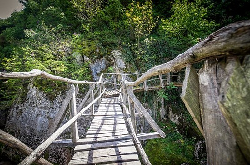 Se faire des frayeurs dans le canyon d’Emen