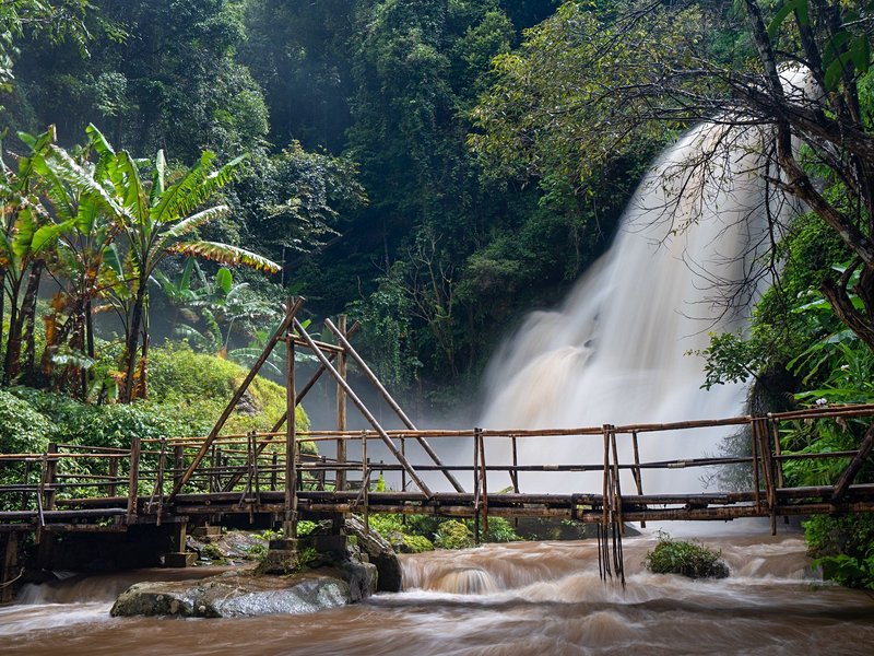 Pha Dok Siew Waterfall