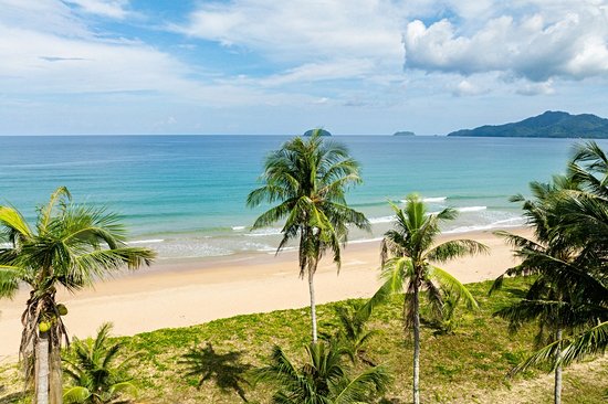 Surfer les vagues de Duli Beach