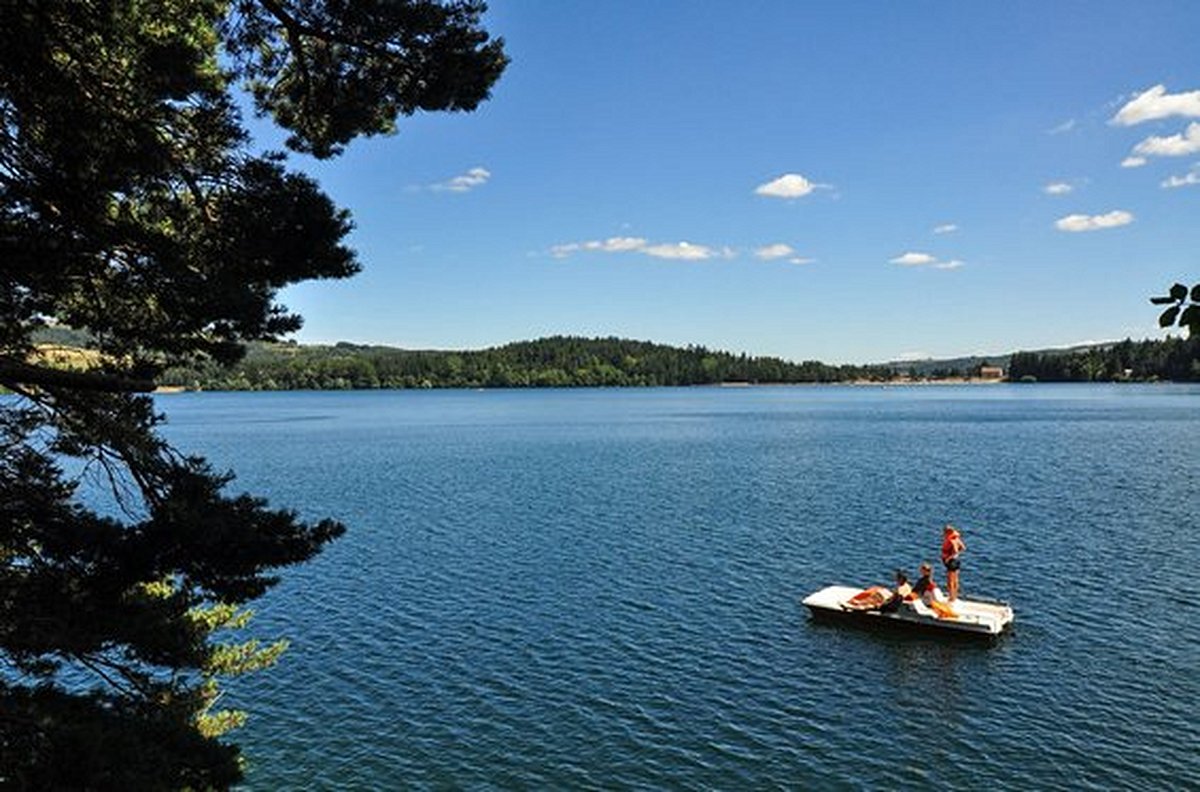 Faire une pause détente au lac d'Issarlès