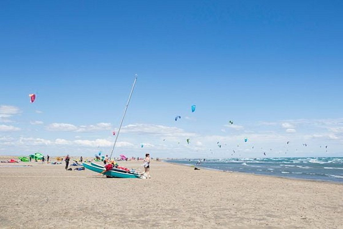 Foncer en kitesurf à Beauduc