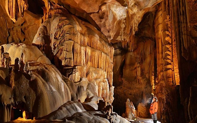 Les Grottes d'Isturitz et d'Oxocelhaya