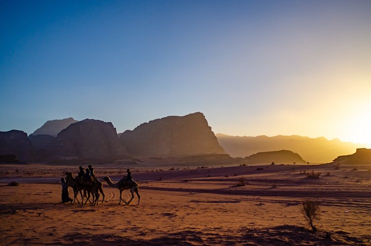 Admirer le coucher de soleil sur le Wadi Rum 3
