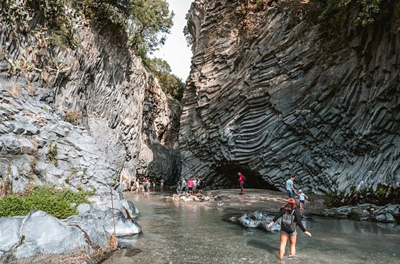 Frissonner aux gorges de l’Alcantara 