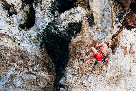 S'initier à l'escalade à Railay Beach
