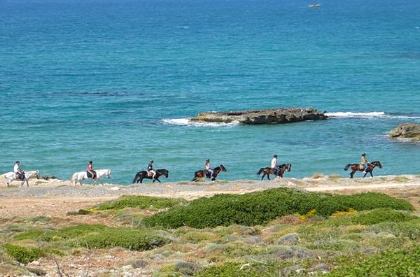 Se balader à cheval pour découvrir la Crète autrement