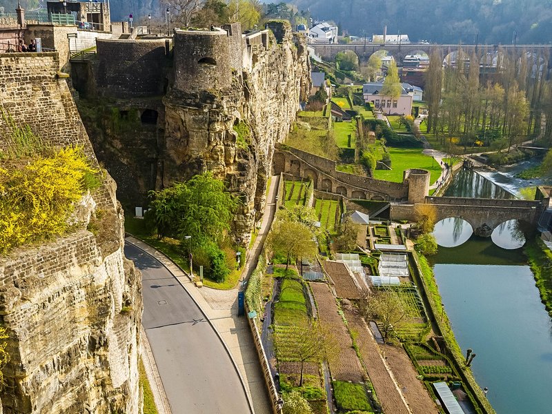 S'enfoncer dans les Casemates du Bock