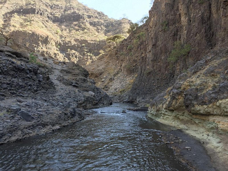Randonner jusqu'aux cascades d’Engaresero