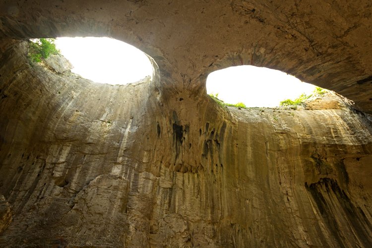 La grotte de Prohodna, Karloukovo