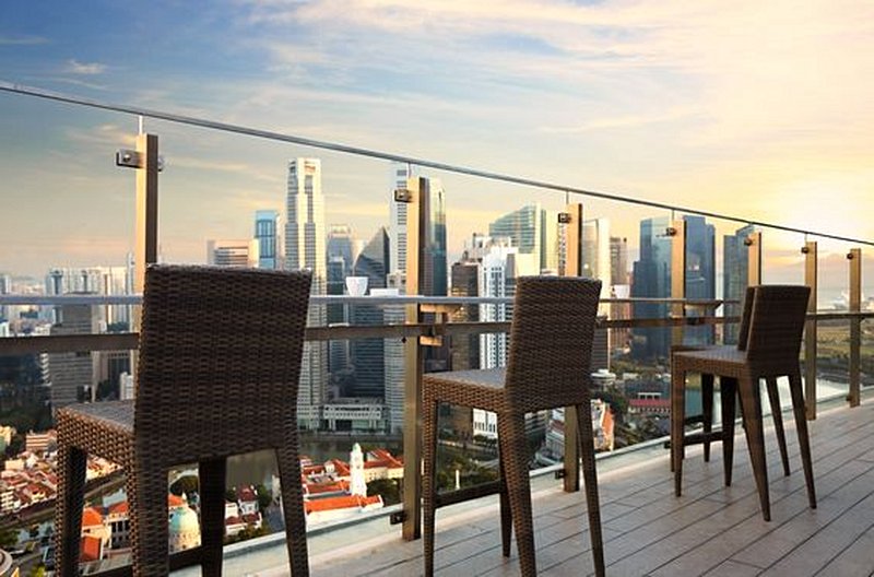 Boire un verre sur l'un des rooftops de la ville