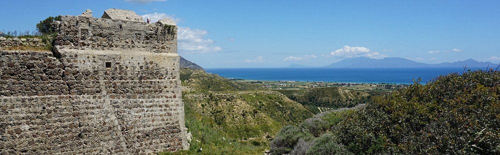 Andimachia, sa forteresse, sa maison traditionnelle et son moulin