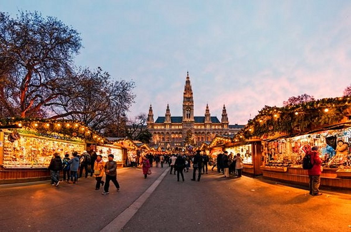 Parcourir les féériques marchés de Noël