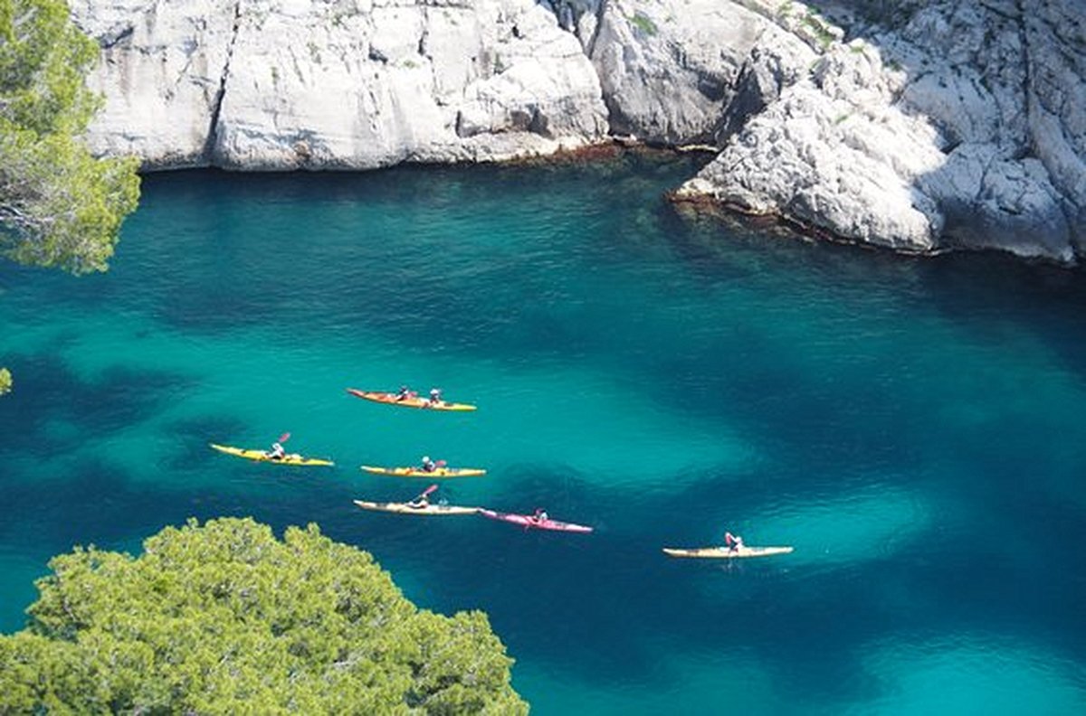 Voguer dans les Calanques de Cassis 