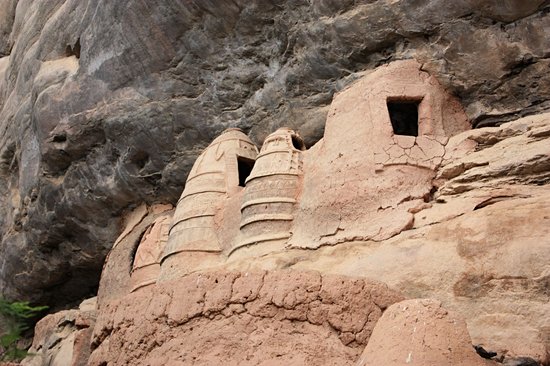 Le village troglodyte de Niansogoni