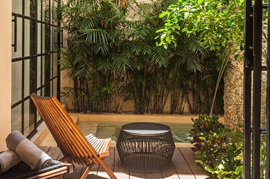 Adoro Hotel Boutique