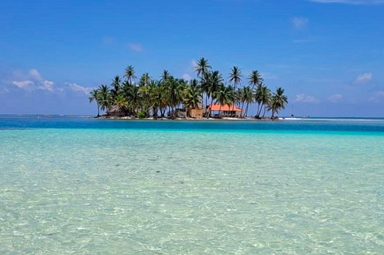 Catamaran dans les îles paradisiaques San Blas dans les Caraïbes