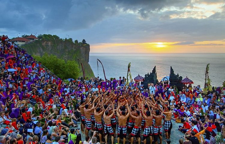 Danse traditionnelle : le kecak