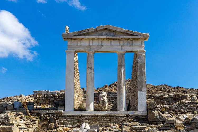 L’ancienne île sacrée de Délos dédiée à Apollon 4