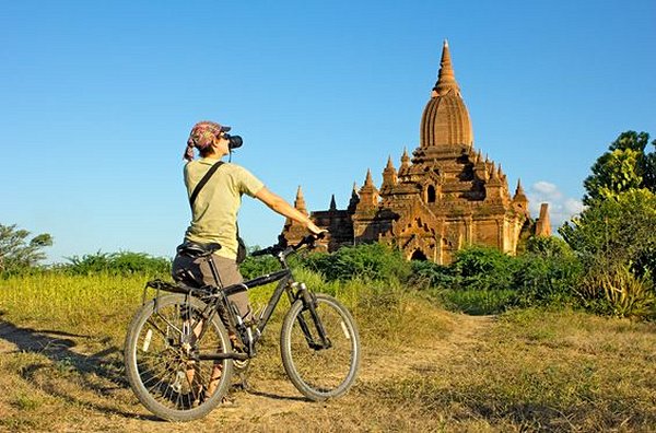 Parcourir la campagne birmane à vélo