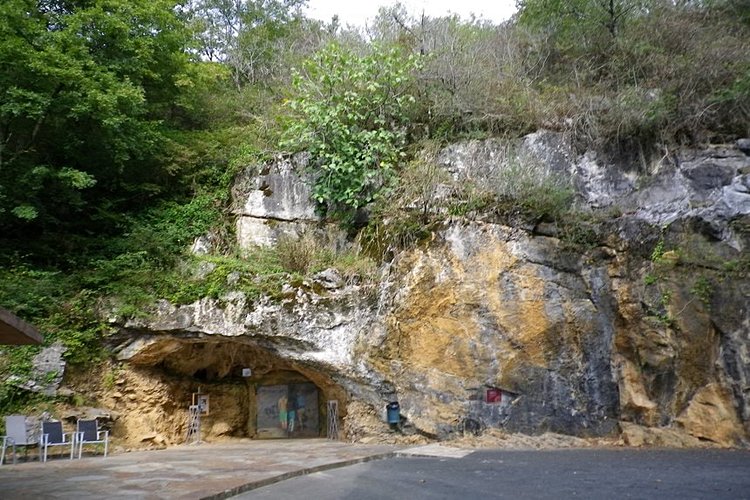 Les grottes d'Isturitz et Oxocelhaya