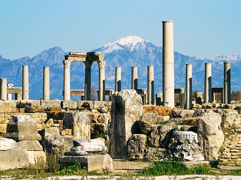 L'agora, l'arc de Galère et la Rotonde