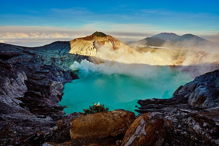 Grimper jusqu'au sommet du Kawah ljen