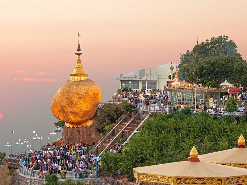 Le Mont Kyaiktiyo et le rocher d’or