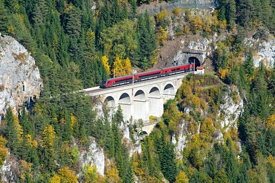 Emprunter la ligne de chemin de fer de Semmering