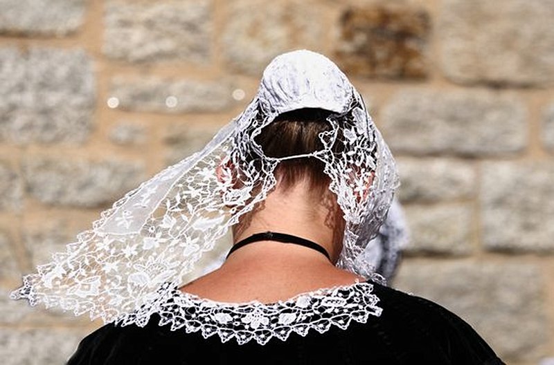 S’immerger dans les traditions bretonnes en plein pays Bigouden