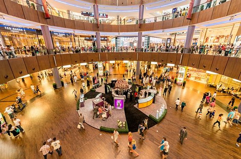 Se laisser porter par la frénésie du shopping