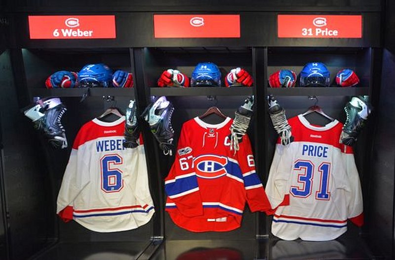 Assister à un match de hockey