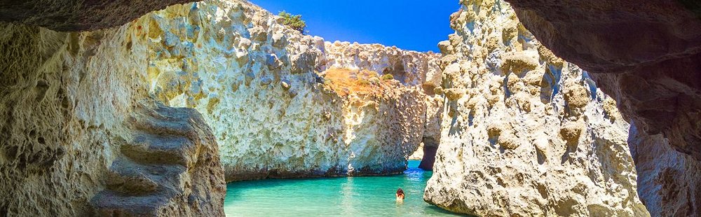Les calanques et grottes de Papafrangas