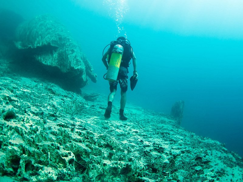 Nager dans un lac thermocline au lac Barracuda