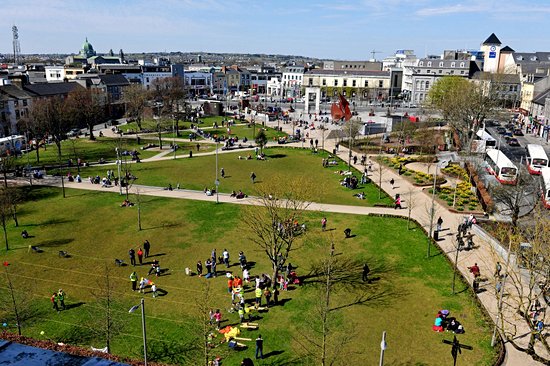 Rejoignez le repère central d’Eyre Square